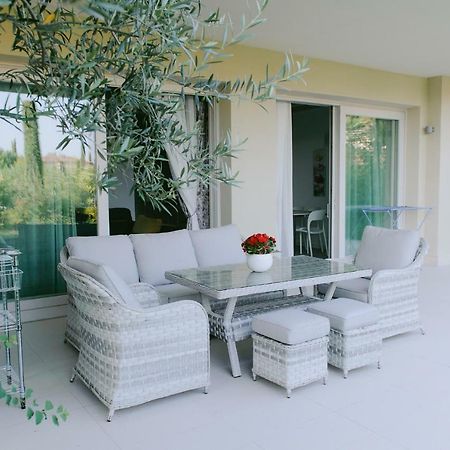 סירמיונה Sweet Dream Deluxe Apartment מראה חיצוני תמונה
