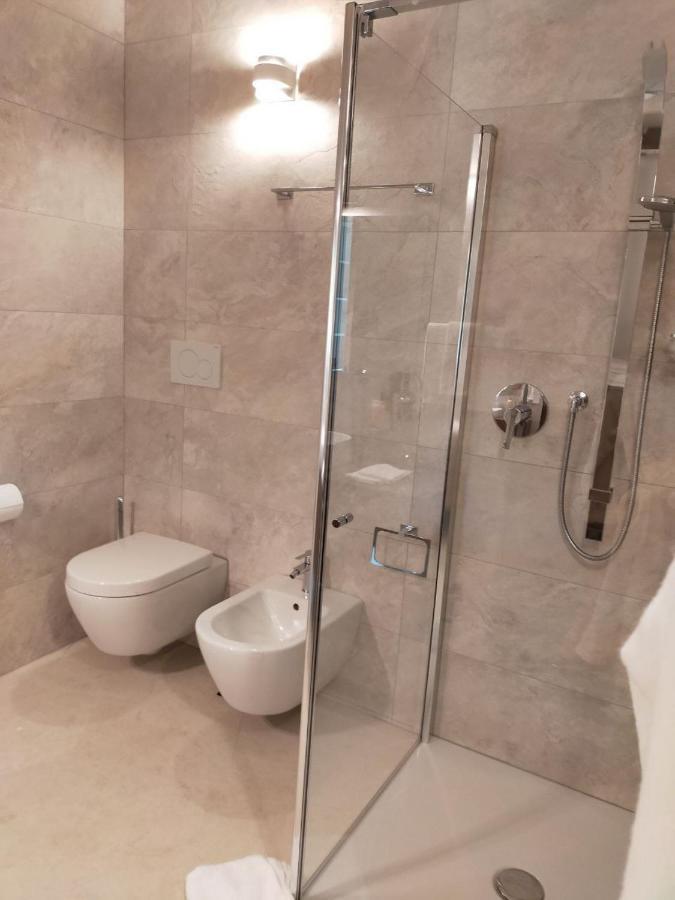 סירמיונה Sweet Dream Deluxe Apartment מראה חיצוני תמונה
