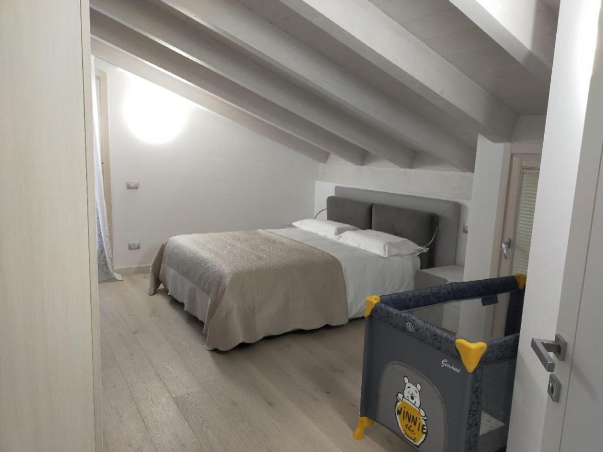 סירמיונה Sweet Dream Deluxe Apartment מראה חיצוני תמונה