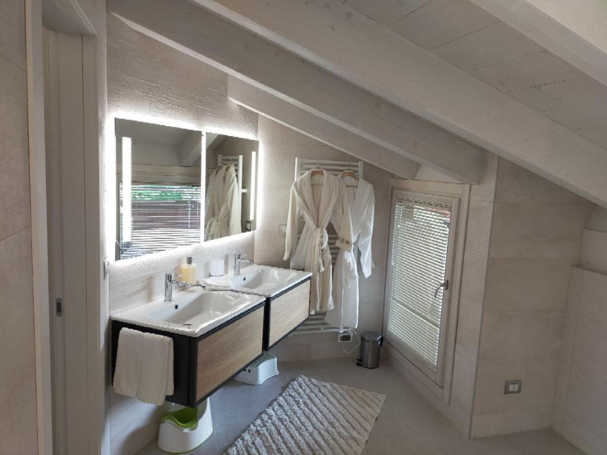 סירמיונה Sweet Dream Deluxe Apartment מראה חיצוני תמונה