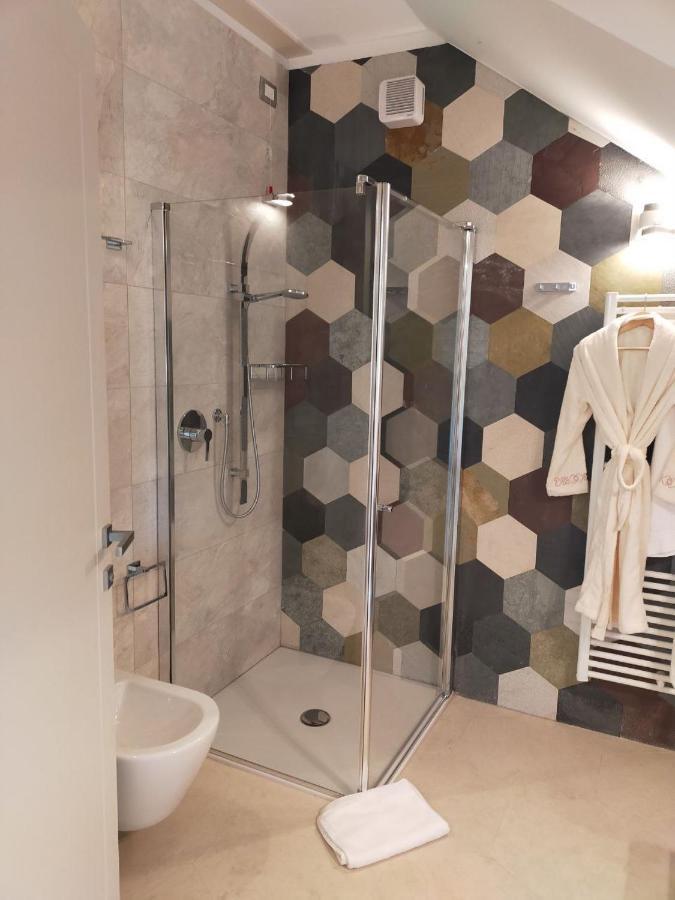 סירמיונה Sweet Dream Deluxe Apartment מראה חיצוני תמונה