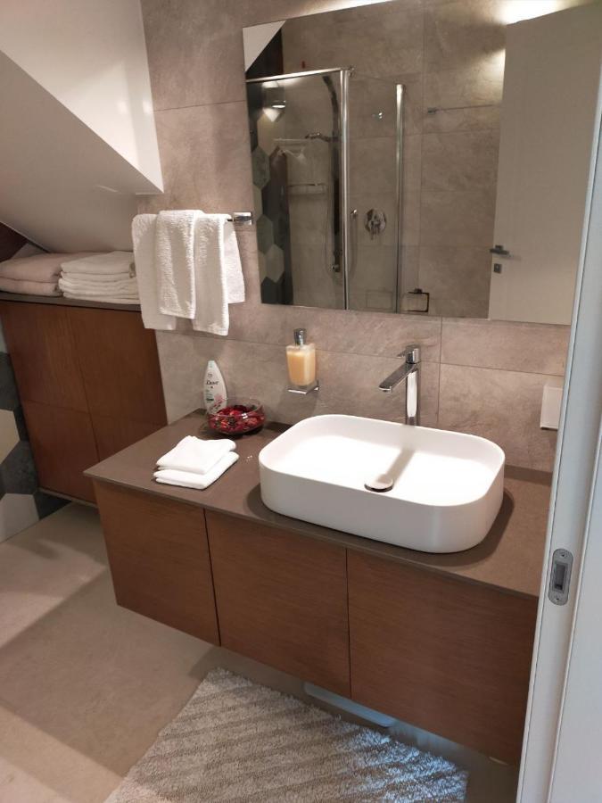 סירמיונה Sweet Dream Deluxe Apartment מראה חיצוני תמונה