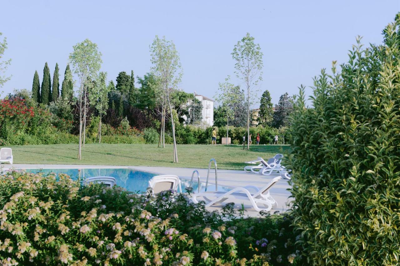 סירמיונה Sweet Dream Deluxe Apartment מראה חיצוני תמונה