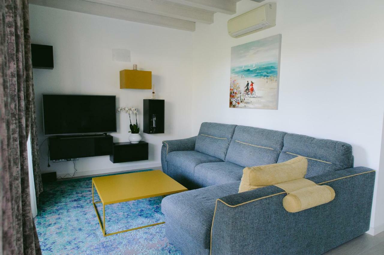 סירמיונה Sweet Dream Deluxe Apartment מראה חיצוני תמונה