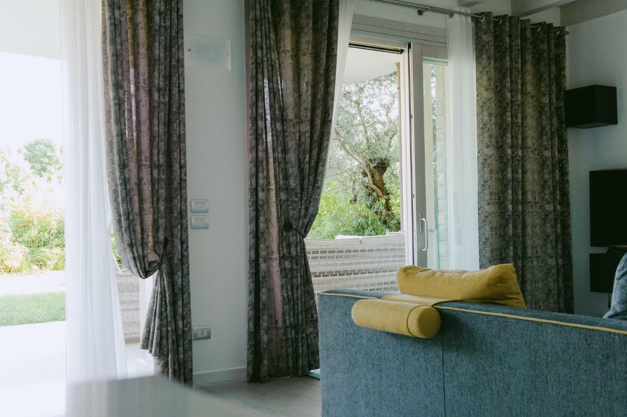 סירמיונה Sweet Dream Deluxe Apartment מראה חיצוני תמונה