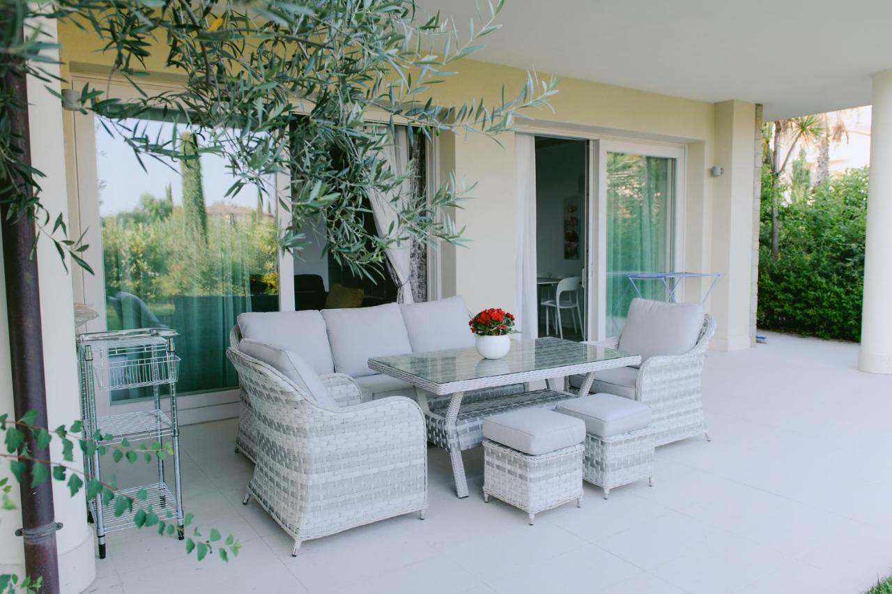 סירמיונה Sweet Dream Deluxe Apartment מראה חיצוני תמונה
