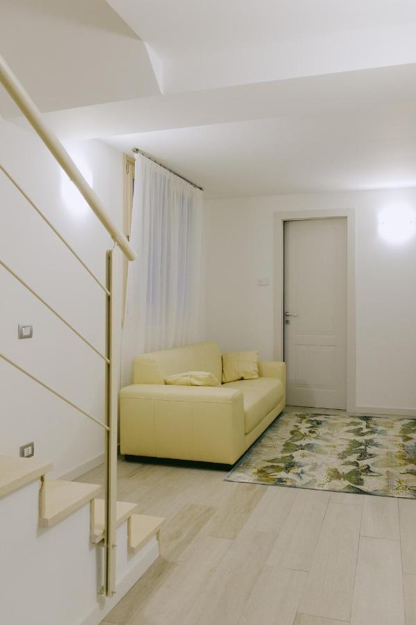 סירמיונה Sweet Dream Deluxe Apartment מראה חיצוני תמונה